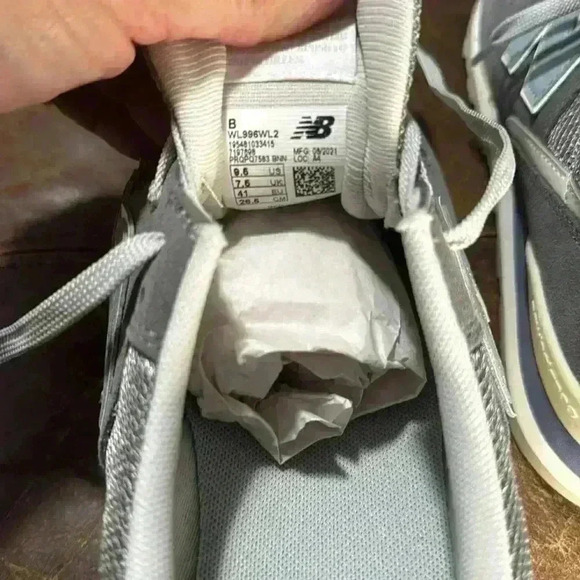 New Balance 996 Grey Suede Sneakers - Picture 7 of 7